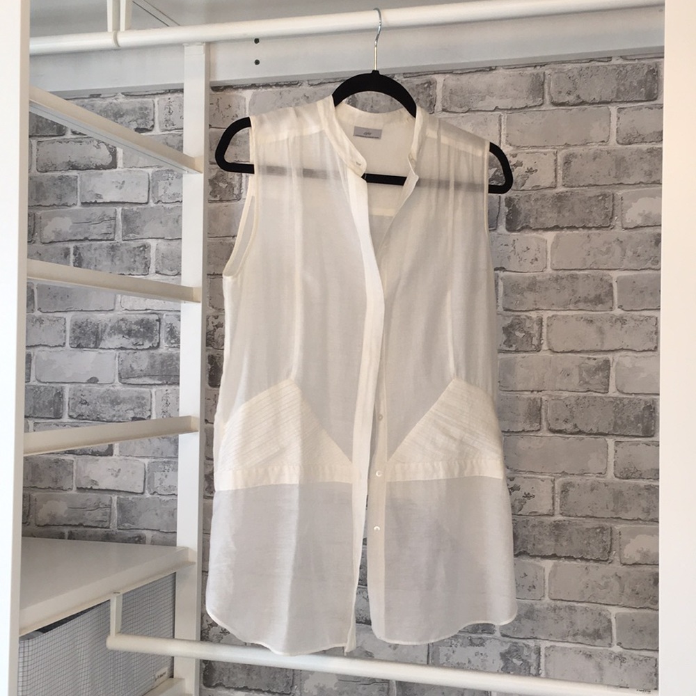 Noir Sleeveless Top